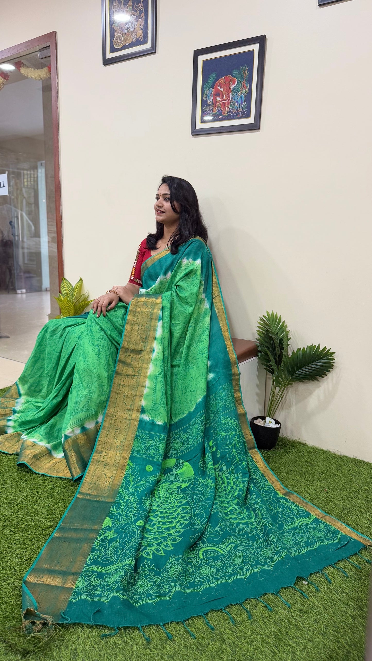 Chennuri Pure Silk Saree with Outline Kalamkari Design and Traditional Kanchi Borders