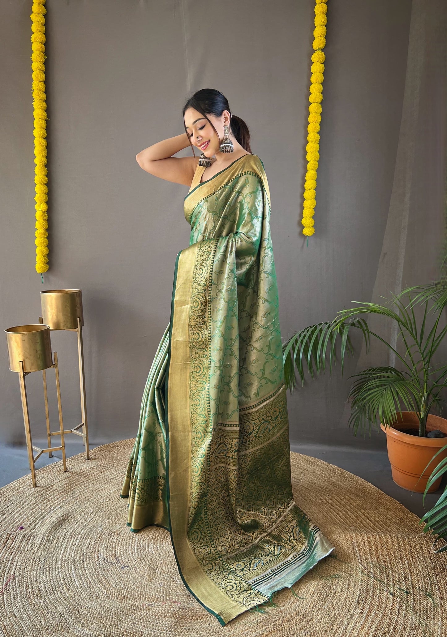 Kanchipuram Silk Saree with Intricate Zari Weaving, Rich Pallu, and Coordinated Blouse