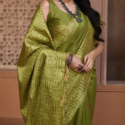 Banglori Handloom Raw Silk Saree with Rich Weaving Pallu and Blouse Piece for Women