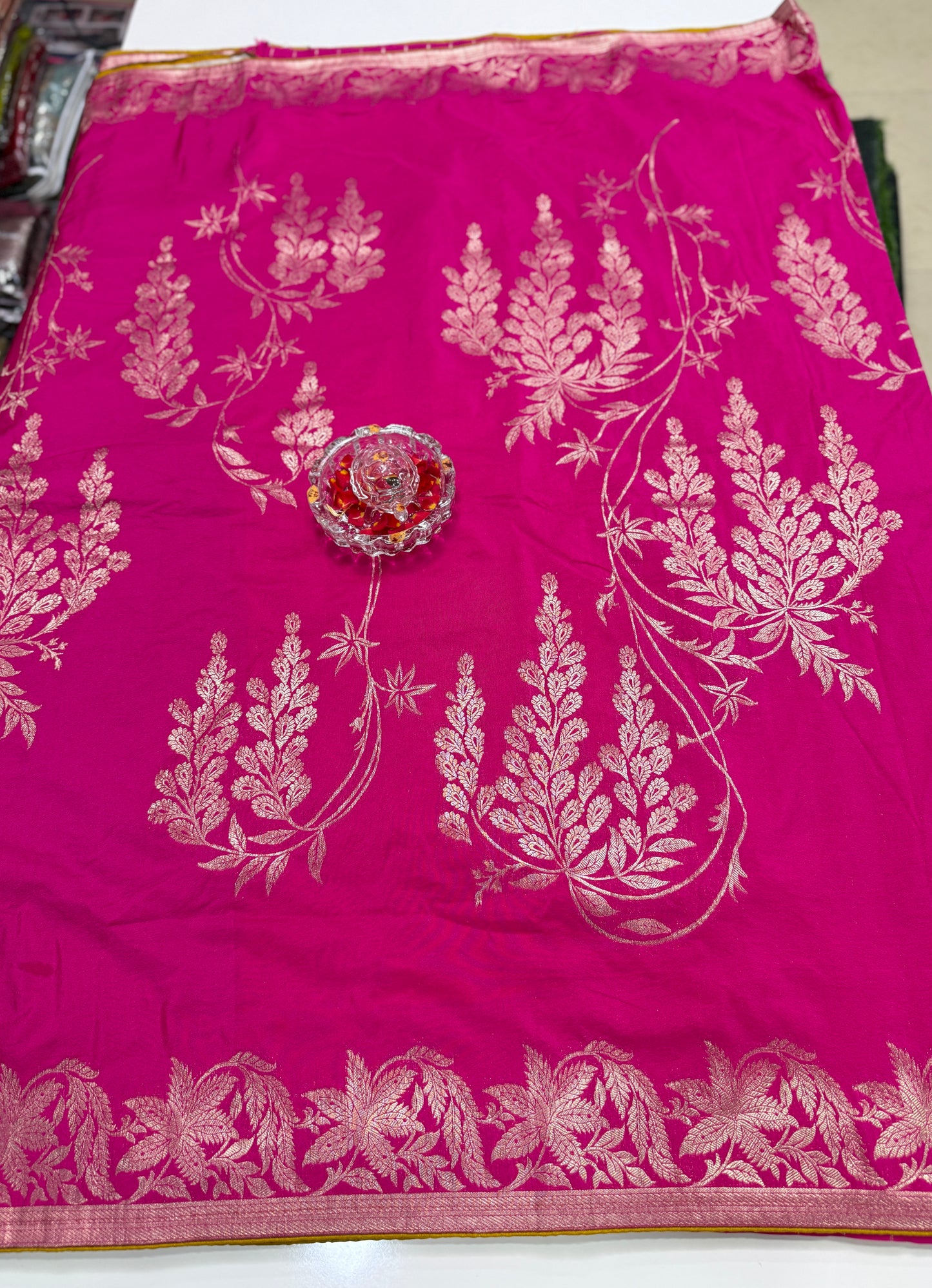 Pure Crepe Saree with Designer Contrast Blouse – Lightweight Festive Wear for Women