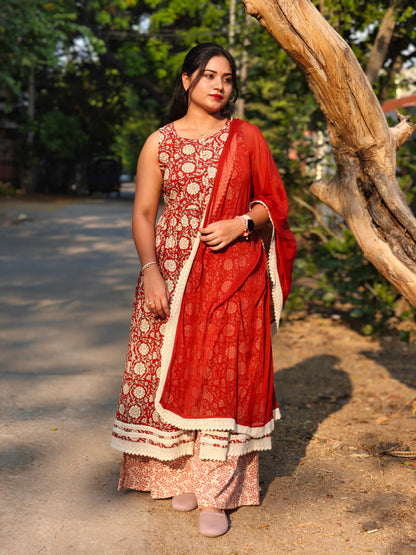 Women’s Cotton Floral Print Kurta with Palazzo & Dupatta – Sizes XL & 2XL