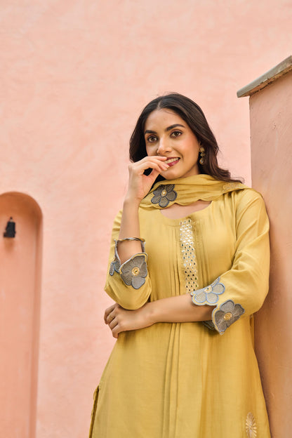 Mal Chanderi Kurta Pant Dupatta Set with Embroidery, Patchwork, and Cutwork – Women’s Suit Set