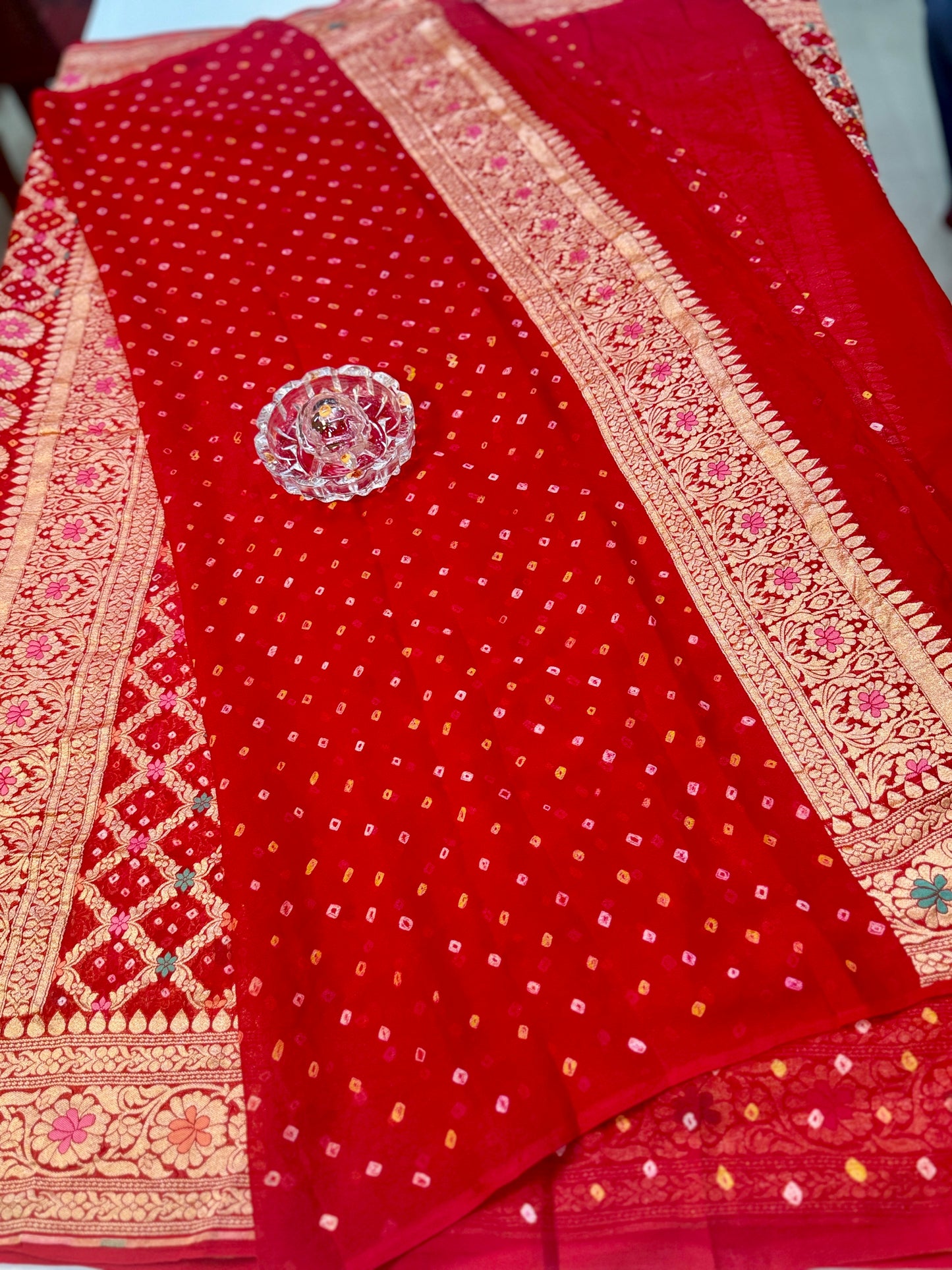 Banarasi Pure Georgette Bandhani Saree with Golden Zari Jaal and Meenakari Work – Bridal Wear