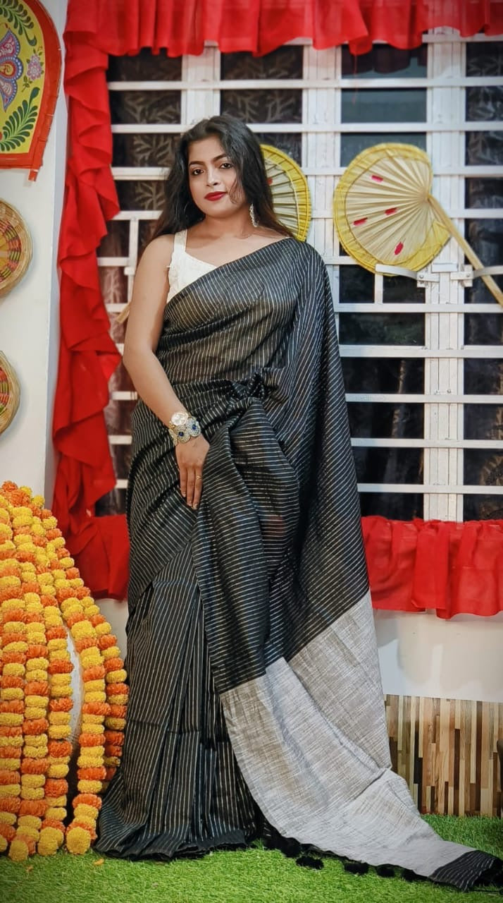 Check Jute Kaddi Cotton Saree for Women with Matching Blouse Piece