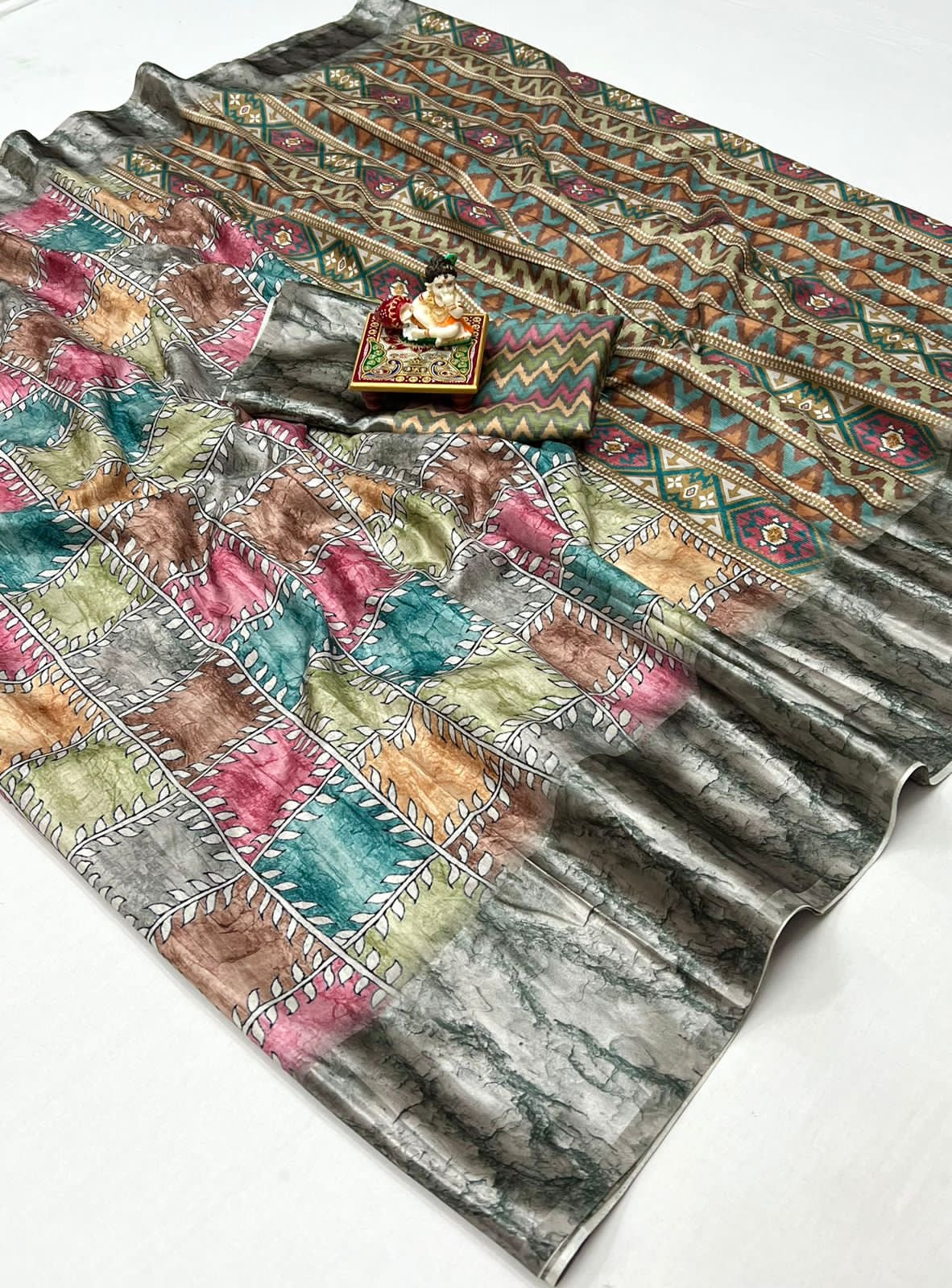 Pure Silk Dola Digital Printed Saree with Matching Digital Print Blouse Fabric