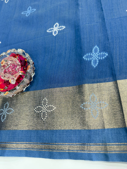 Woven Saree with Contrast Border and Tassel Pallu for Women