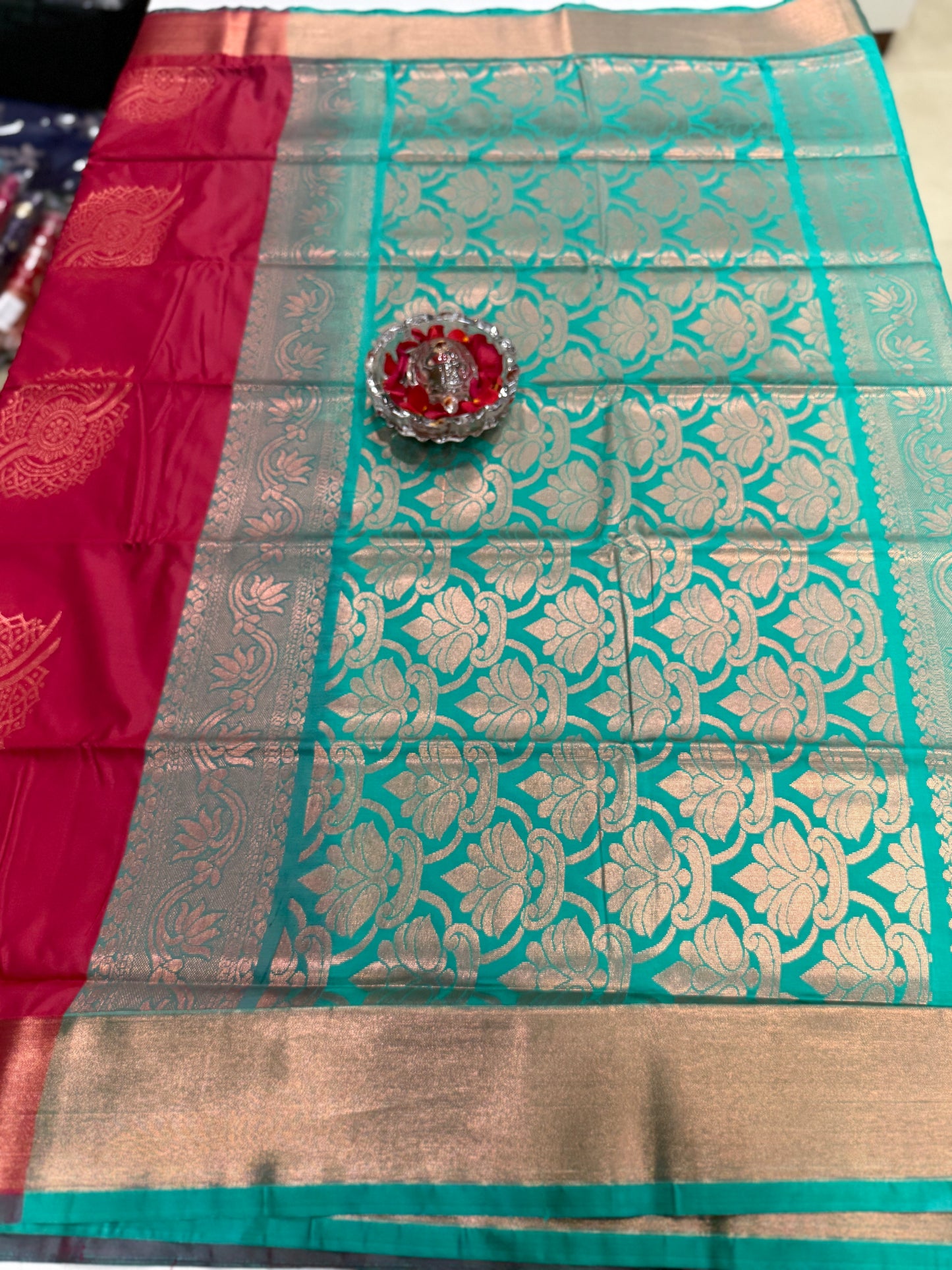 Kanchi Soft Silk Saree with Zari Weaving and Traditional Motifs – Wedding and Festive Wear