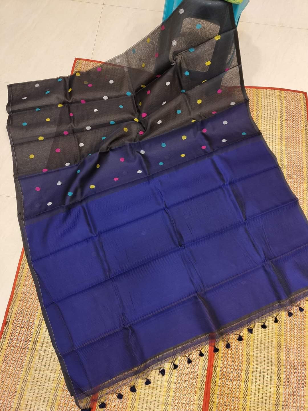 Handwoven Muslin Jamdani Saree with Traditional Weaving and Blouse Piece for Women