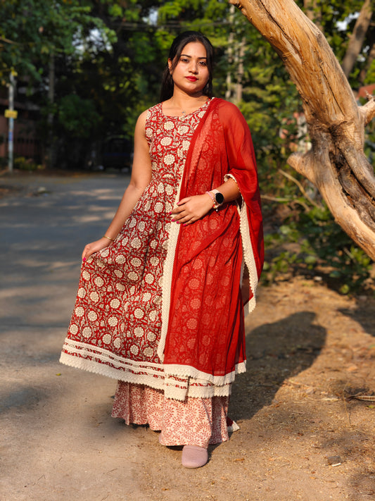 Women’s Cotton Floral Print Kurta with Palazzo & Dupatta – Sizes XL & 2XL