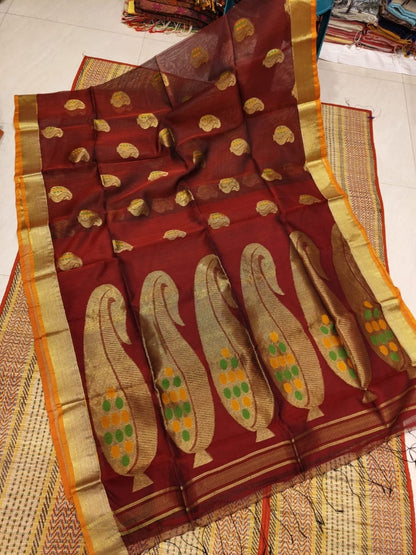 Handwoven Muslin Jamdani Saree with Traditional Weaving and Blouse Piece for Women