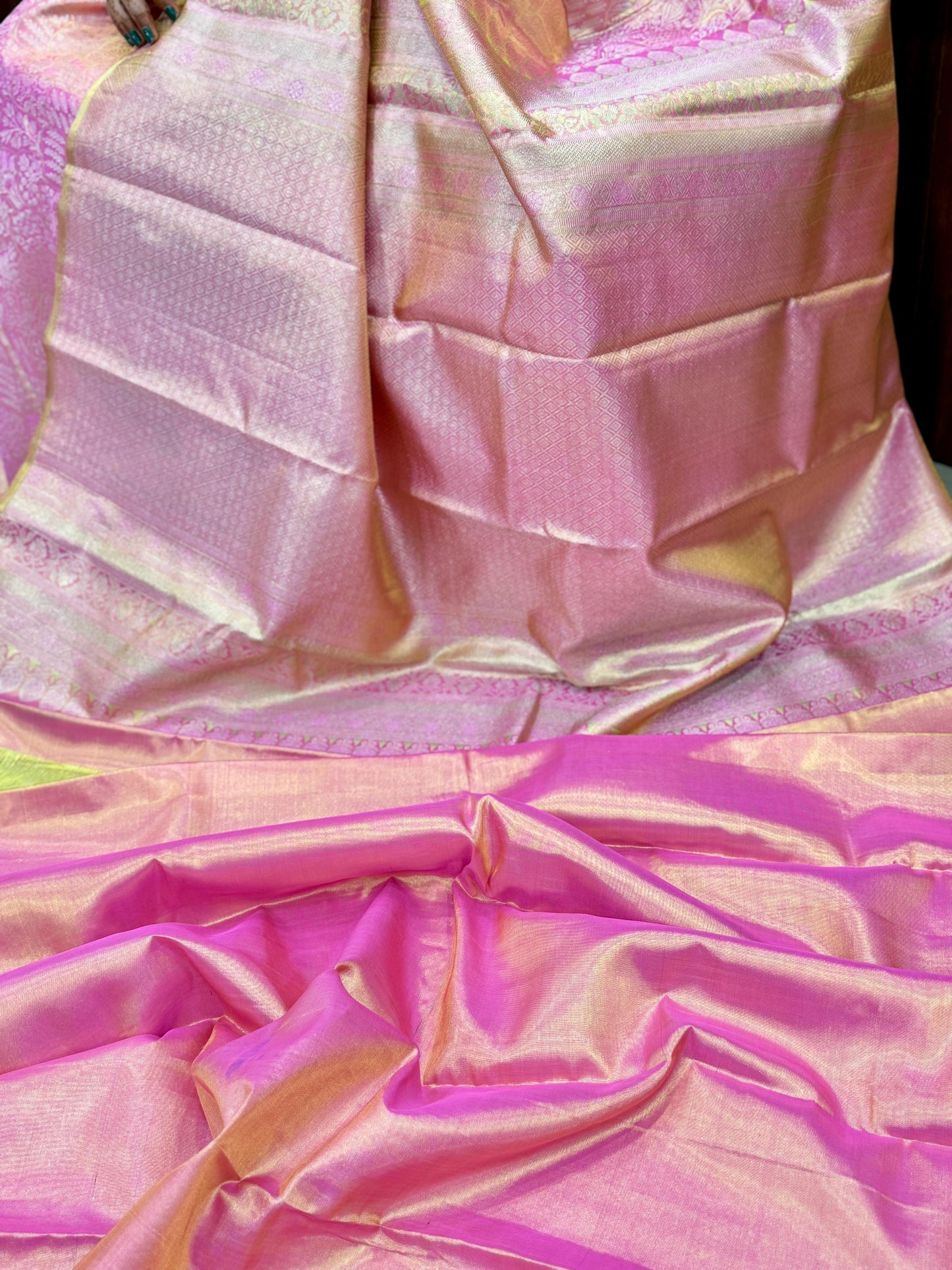 Borderless Pure Silk Saree in Bright Pink with Zari Weaving – Bridal Handloom Saree