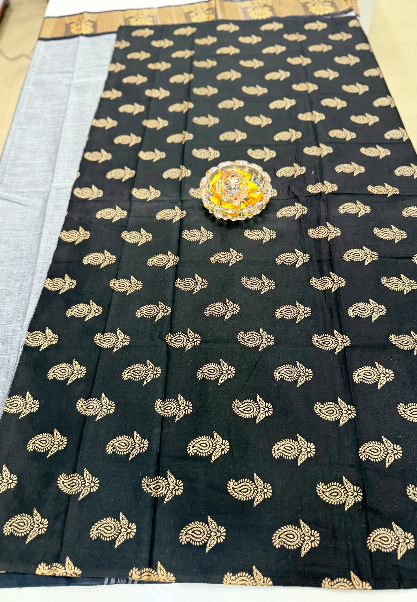 Chettinad Pure Cotton Saree with Zari Border – 80 Count, 20 Colours, 5.5m Length