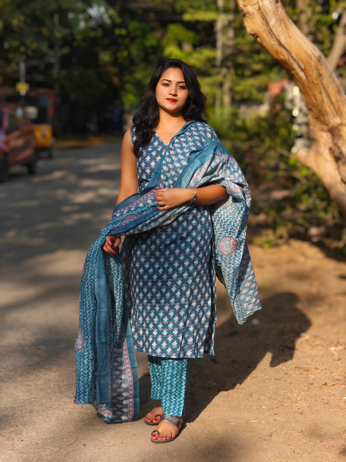 Women’s Cotton Sleeveless Printed Suit Set with Dupatta – Sizes M to 3XL