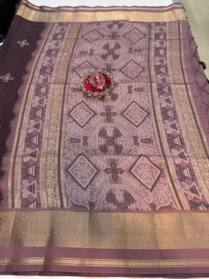 Woven Saree with Contrast Border and Tassel Pallu for Women