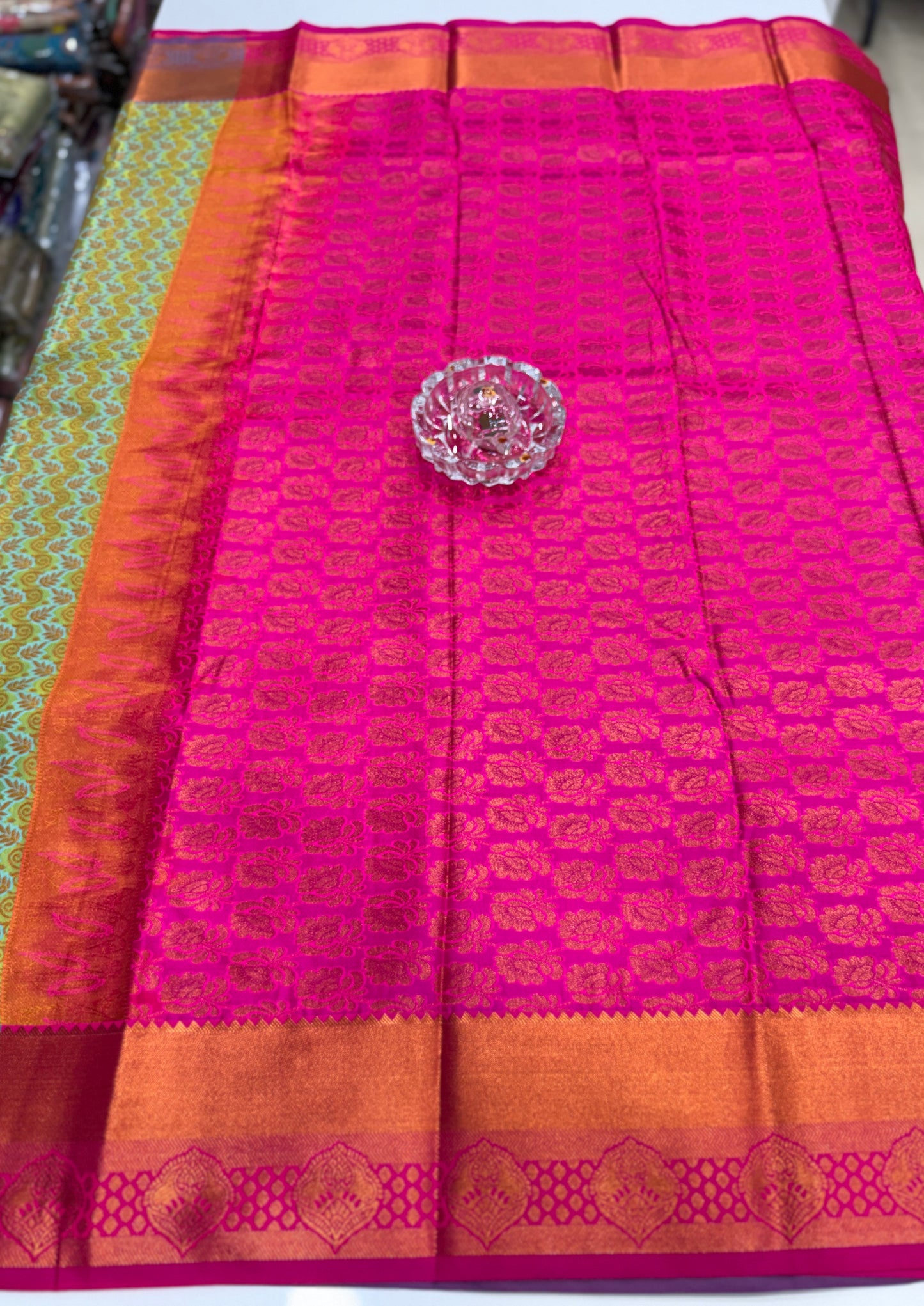 Soft Silk Saree with Samutrika Weaving and Contrast Zari Border for Women – Lightweight Festive Wear Saree