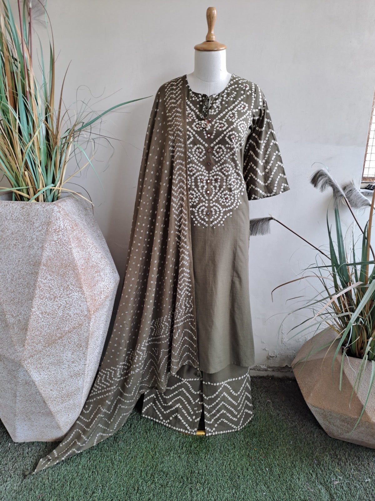 Cotton Printed Kurta Pant Dupatta Set with Mirror & Thread Work, Cowrie Detailing – Sizes 38–46