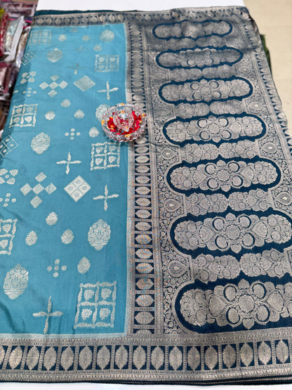 Pure Crepe Saree with Designer Contrast Blouse – Lightweight Festive Wear for Women