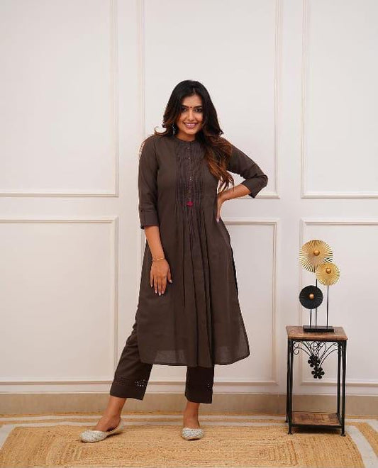 Premium rayon kurta with katha work and lace-detailed pant set for women – sizes 38 to 44