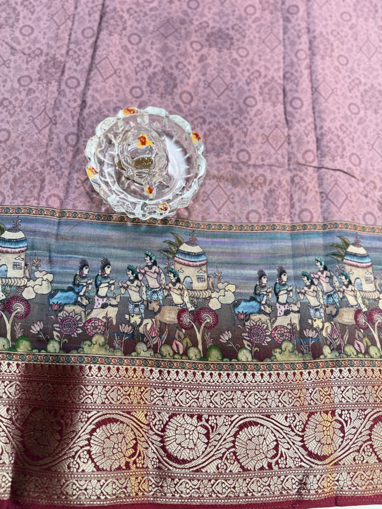 Russian Viscose Crepe Silk Chittpallu Saree with Heritage Print and Zari Border for Women