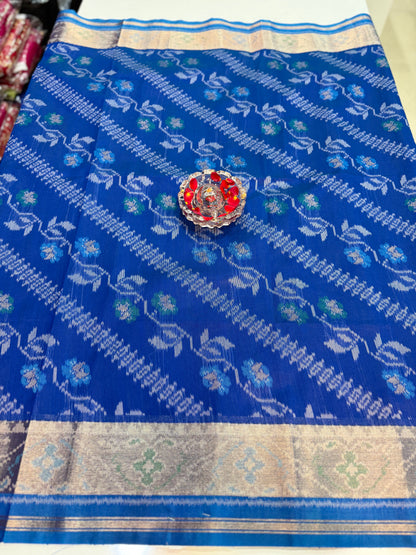 Women’s ikat style woven saree with contrast border and tassel pallu