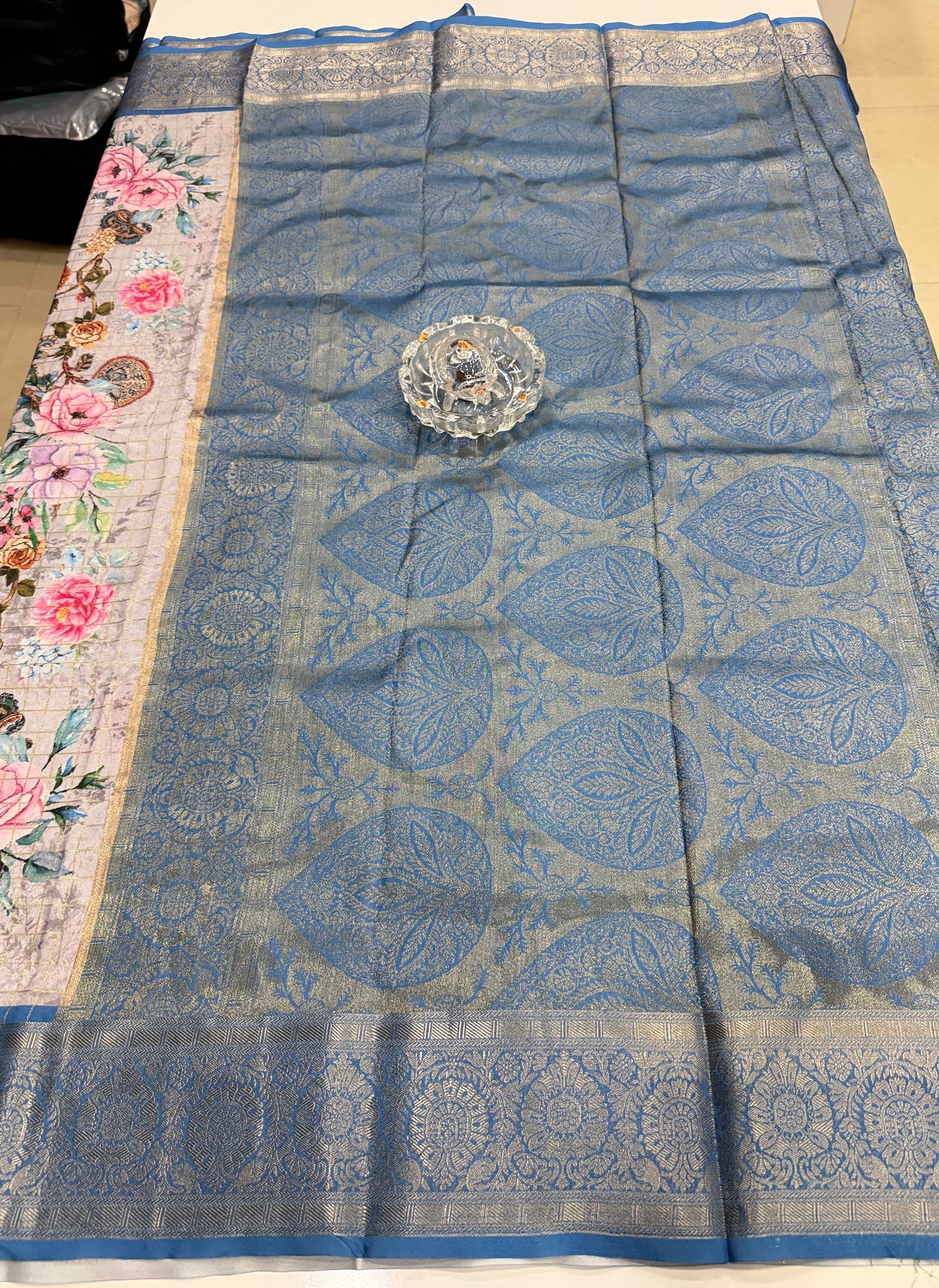 Printed handloom georgette saree for women with woven border and floral design