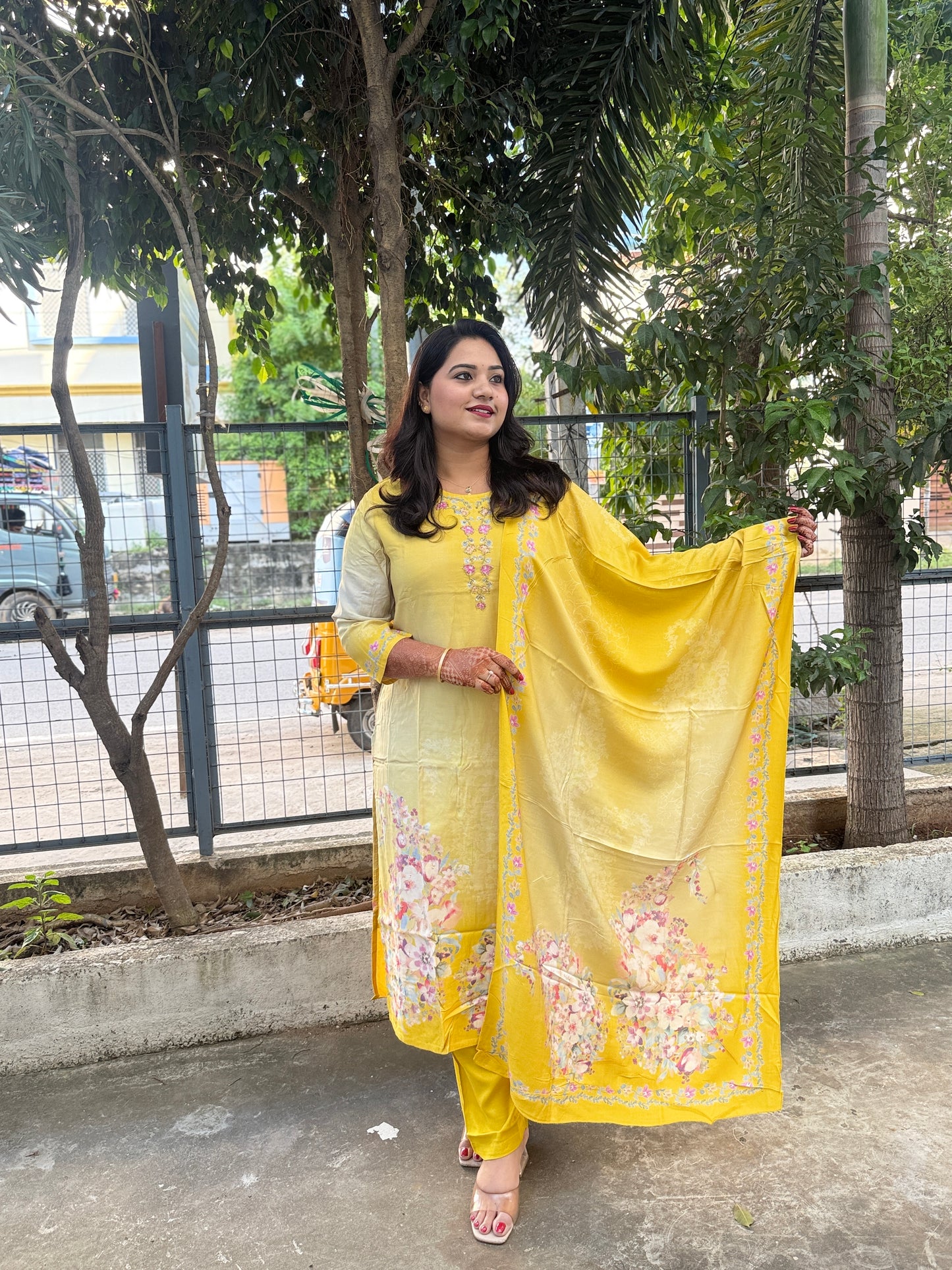 Women’s Muslin Kurta Set with Zari Work, Pants, and Dupatta – Light Pastel Shades in M to 3XL