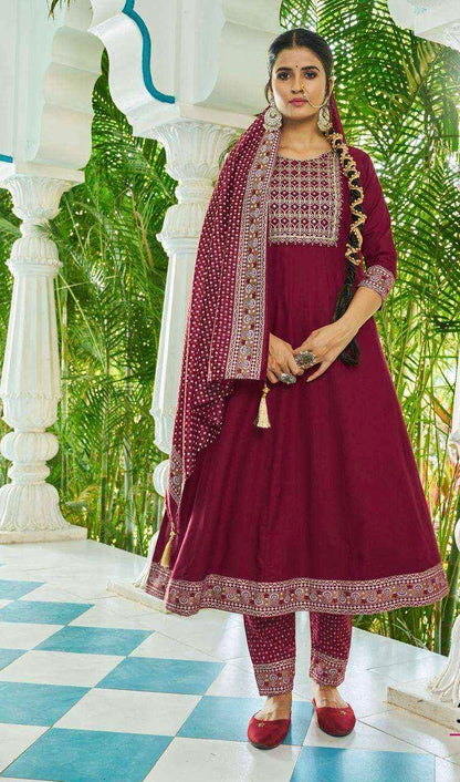 Kurta Pant Dupatta Suit Set with Dori Embroidery and Chanderi Foil Print Dupatta – Women