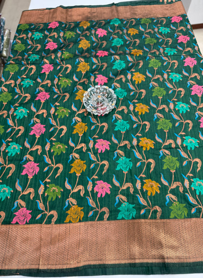 Soft silk saree with woven floral zari border and contrast pallu for women