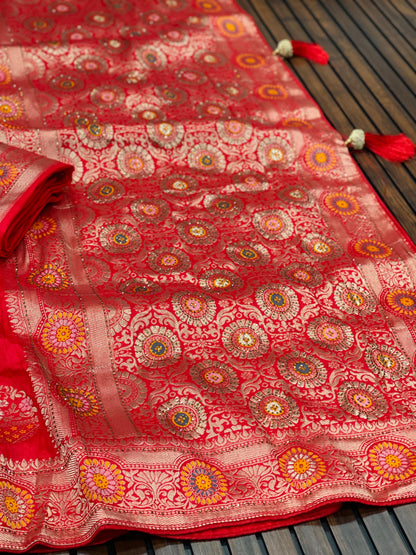 Banarasi Dola Silk Saree with Meenakari Jaal Weaving, Zari Pallu, and Butti Blouse – Royal Splendor Collection