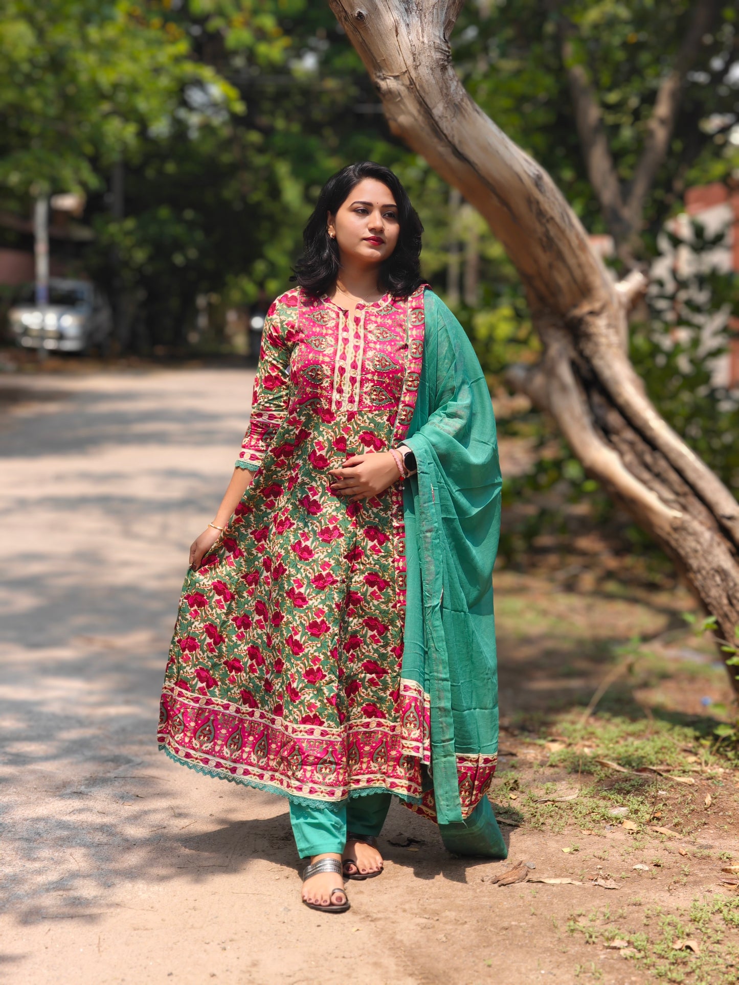 Pure Cotton 60x60 Voluminous Anarkali Suit Set with Hand Embroidery, Zari Weaving & Lace Dupatta – Sizes M & 2XL