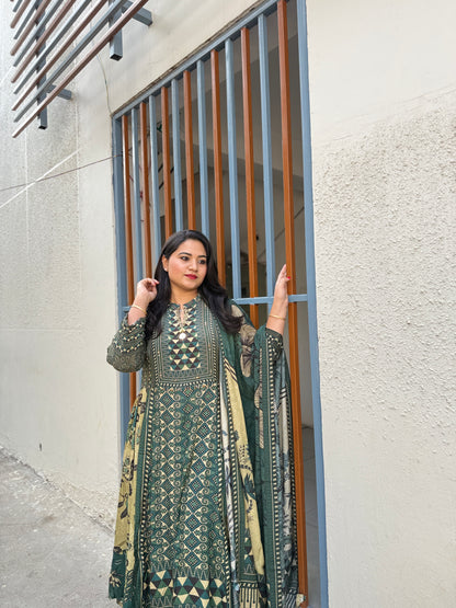 Women’s viscose silk printed kaftan kurta palazzo set with embellished neckline and cape sleeves, green, size 38–44