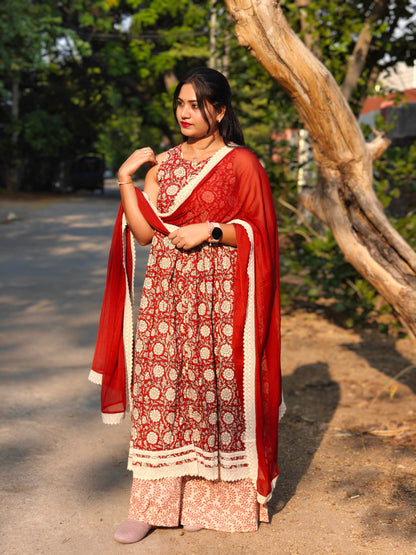 Women’s Cotton Floral Print Kurta with Palazzo & Dupatta – Sizes XL & 2XL