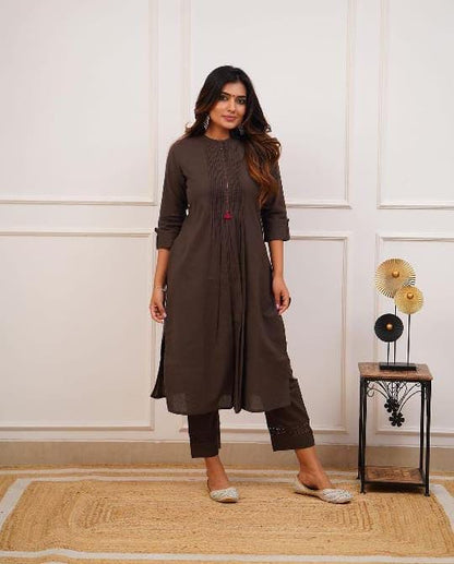 Premium rayon kurta with katha work and lace-detailed pant set for women – sizes 38 to 44