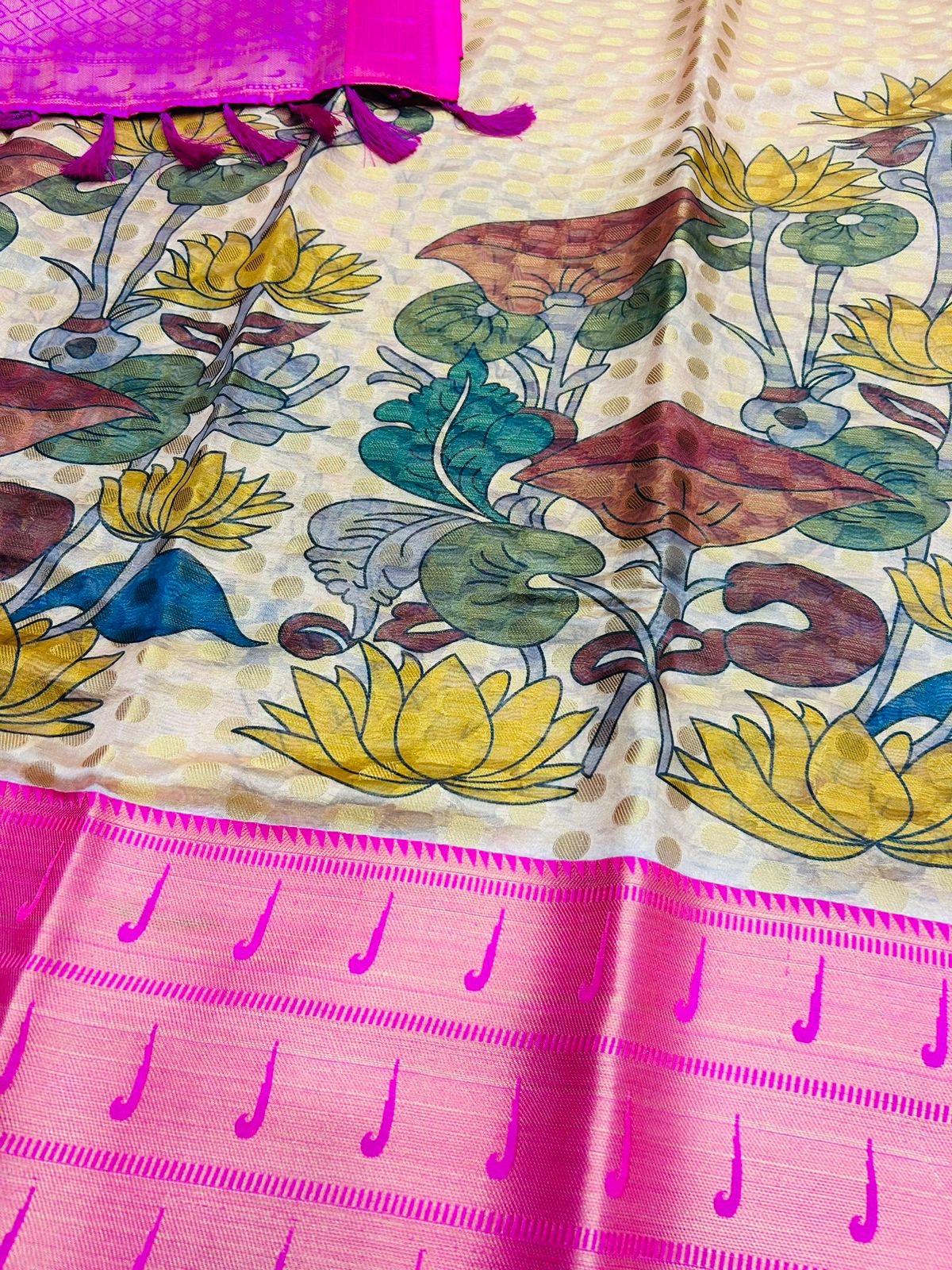 Paithani Silk Saree with Digital Print, Goli Zari Weaving and Tassel Pallu – Contrast Blouse