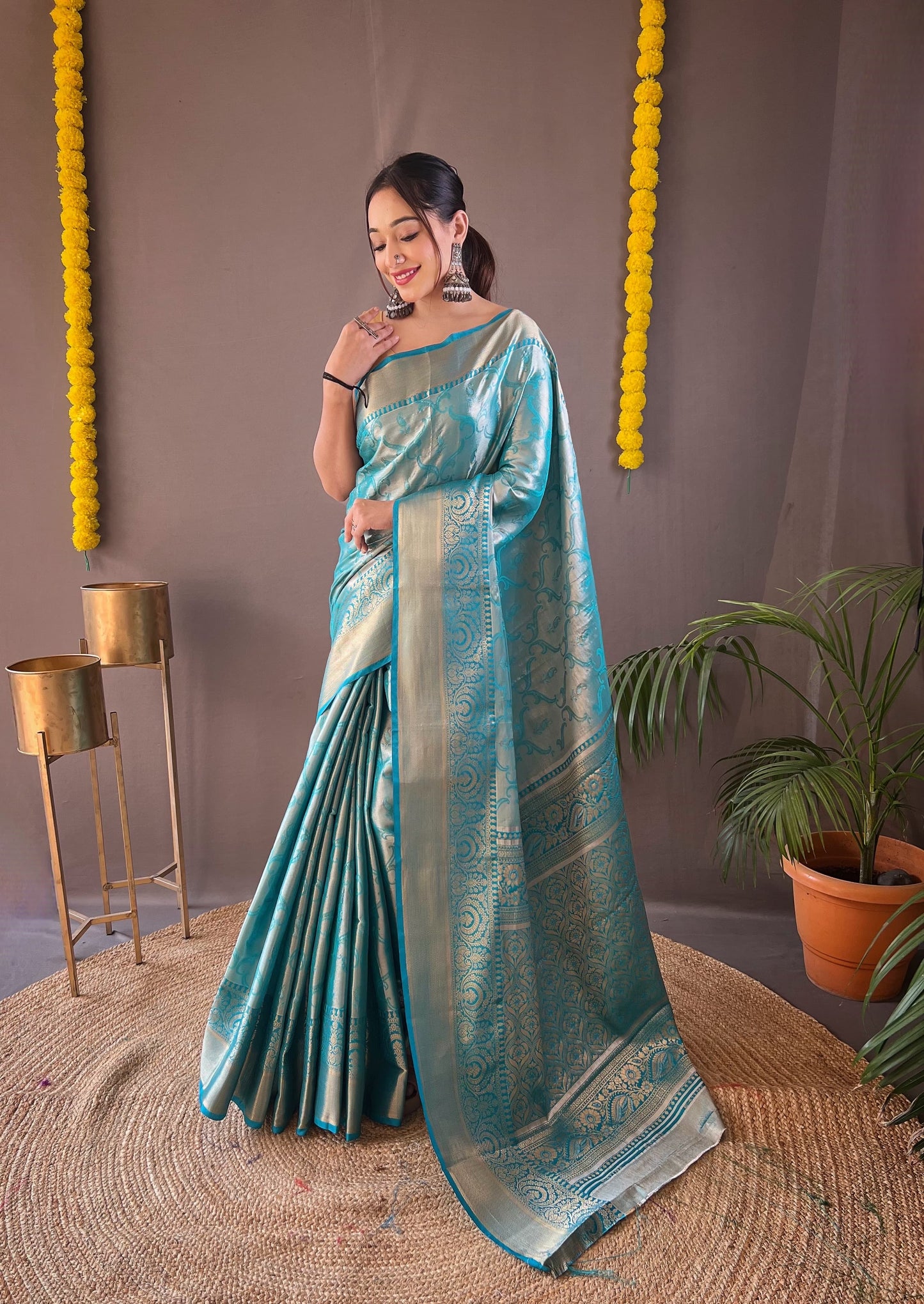 Kanchipuram Silk Saree with Intricate Zari Weaving, Rich Pallu, and Coordinated Blouse