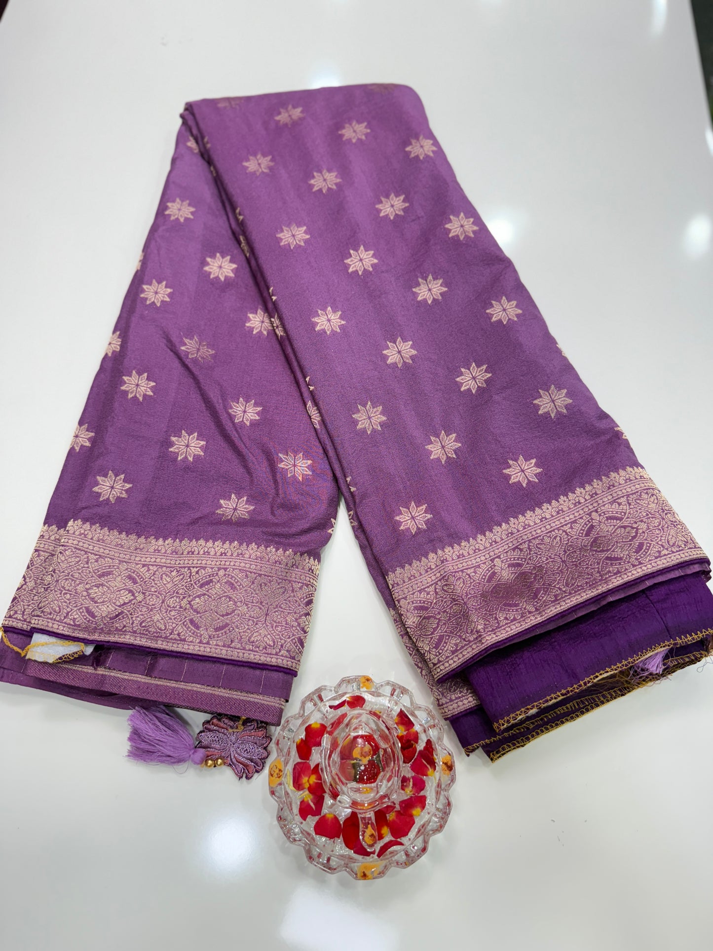 Pure Crepe Saree with Designer Contrast Blouse – Lightweight Festive Wear for Women