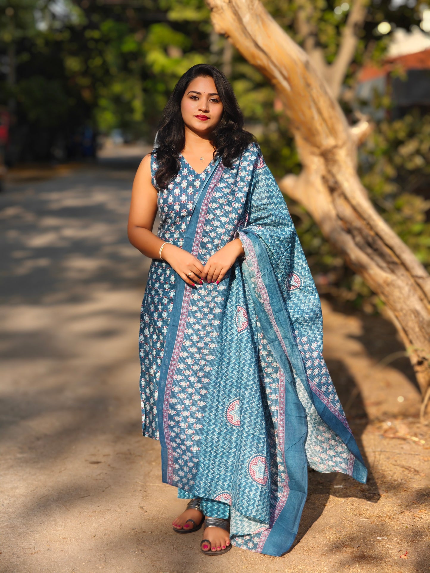 Women’s Cotton Sleeveless Printed Suit Set with Dupatta – Sizes M to 3XL
