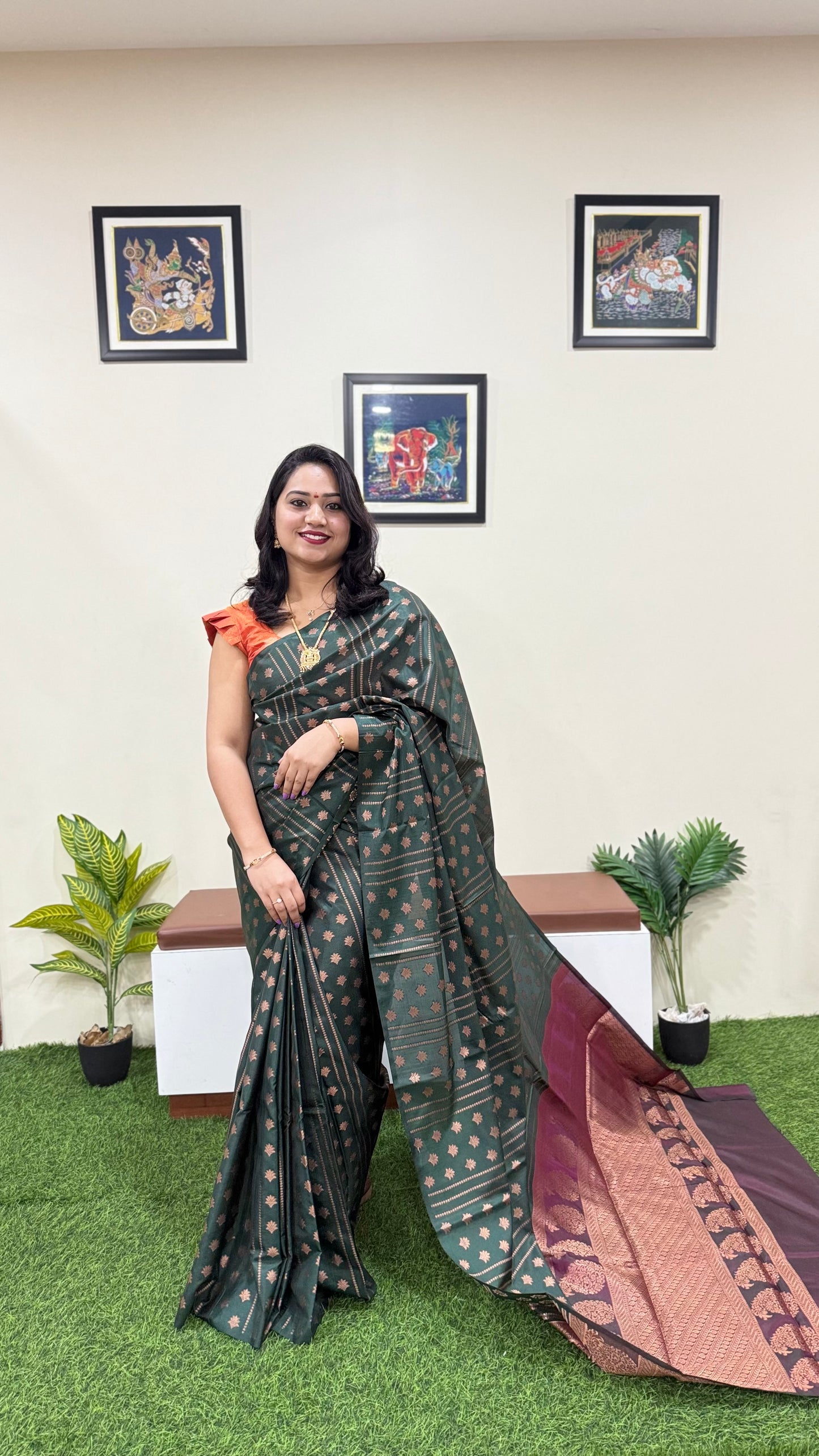 Banarasi tanchui soft saree with thousand buttis weaving in dark green with blouse piece