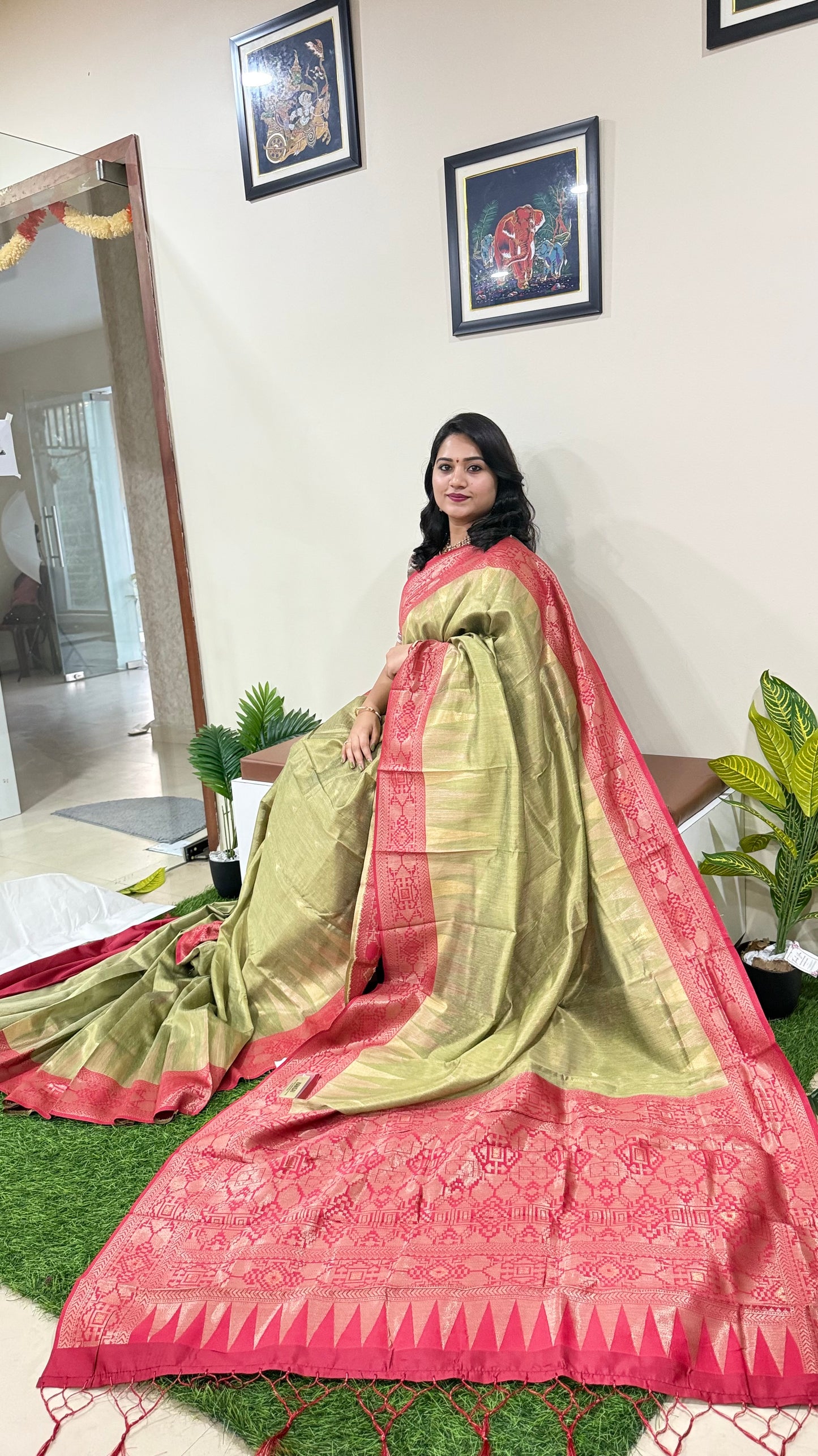 Zari Tissue Silk Handloom Saree with Contrast Pallu and Coordinated Blouse – Wedding and Festive Wear