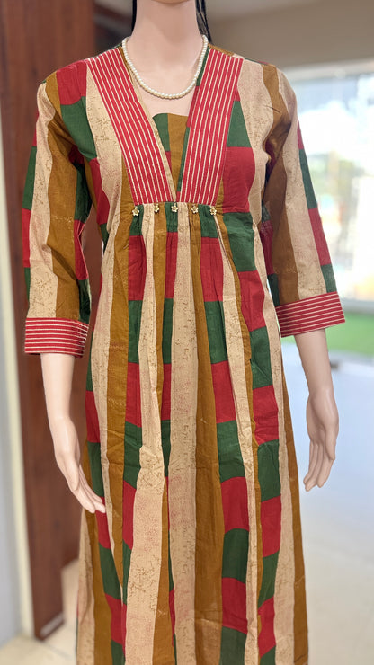 Cotton checked anarkali kurta pant set for women, V neck 3/4 sleeves, sizes 38 to 46, ethnic coord set