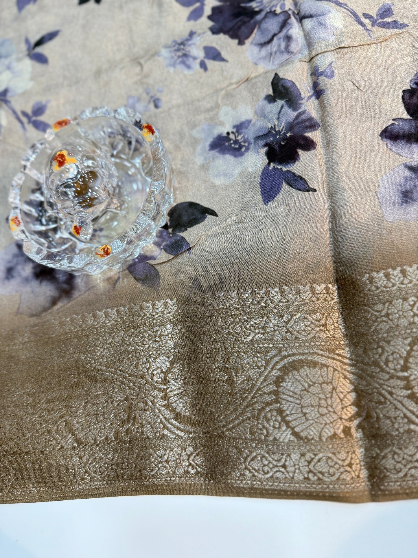 Russian Viscose Crepe Silk Chittpallu Saree with Heritage Print and Zari Border for Women