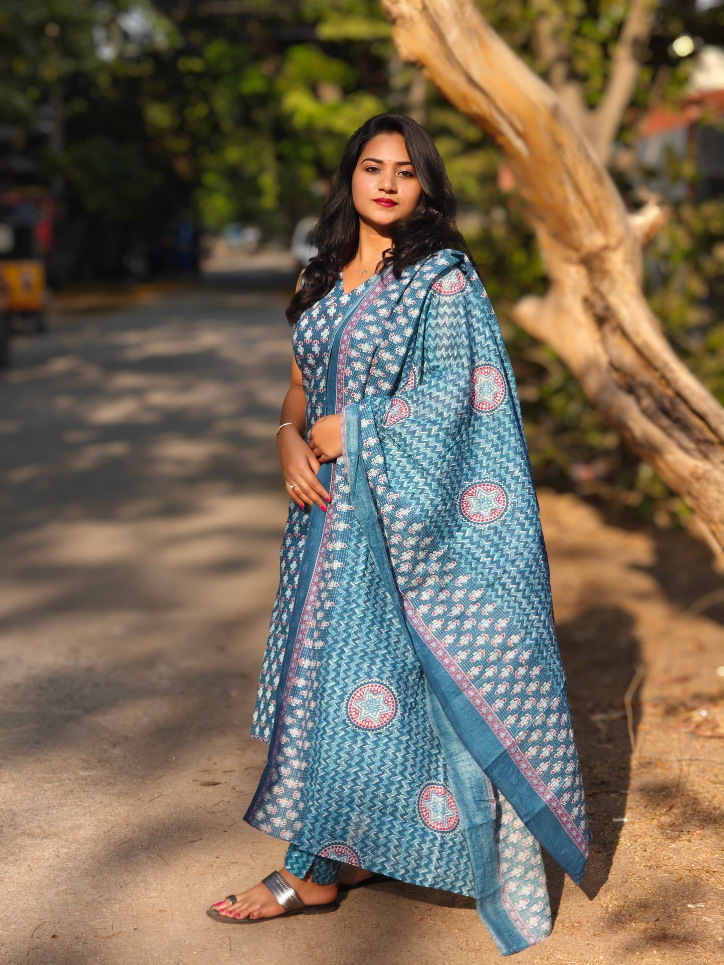 Women’s Cotton Sleeveless Printed Suit Set with Dupatta – Sizes M to 3XL