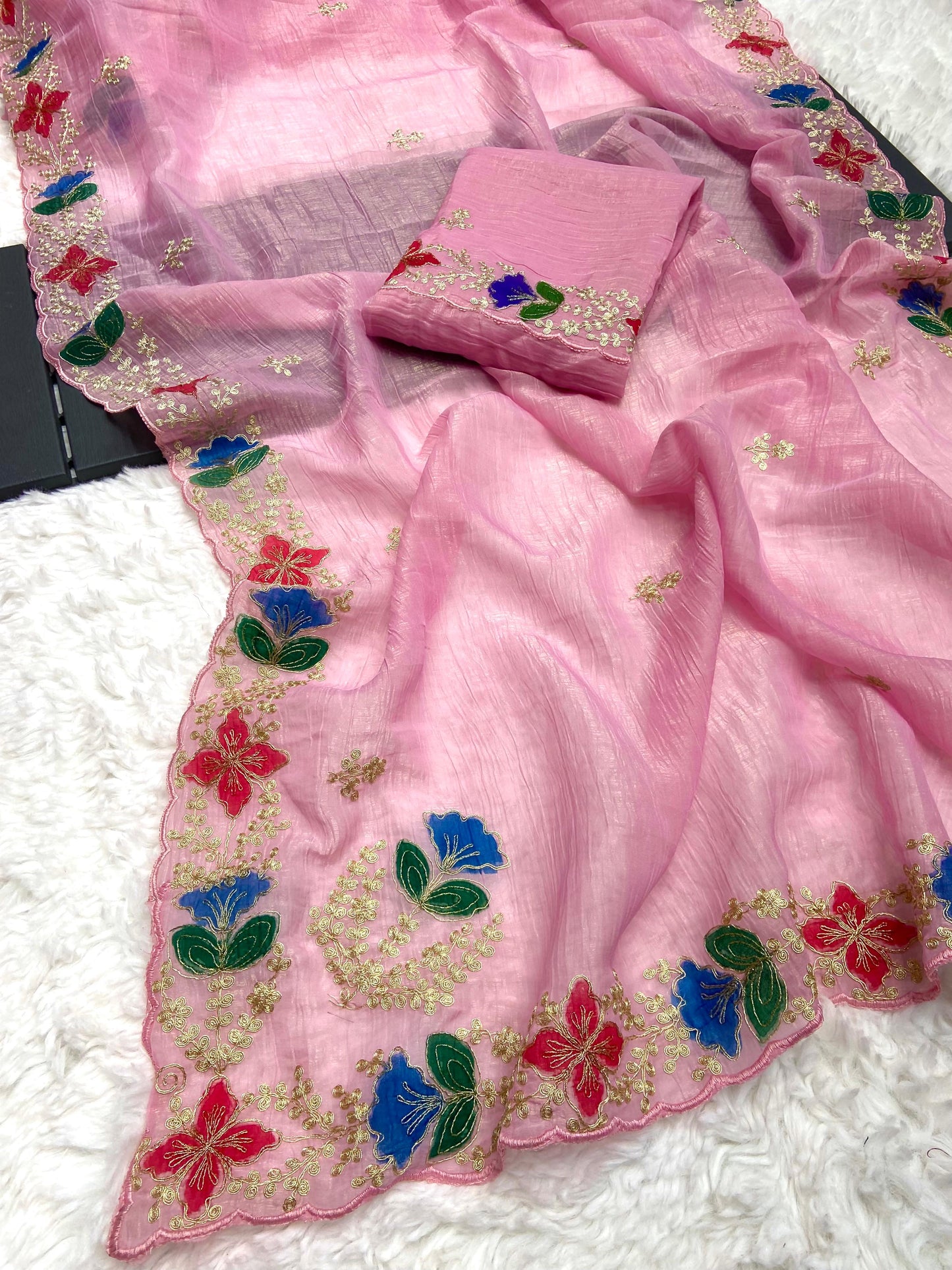 Soft Crunchy Fabric Saree with Pitta Work, Brush Print and Arco Border