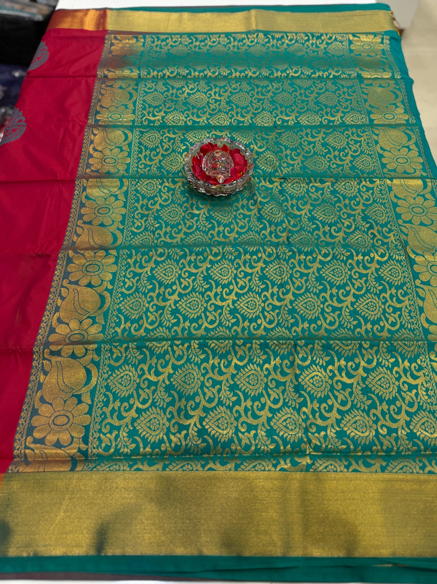 Kanchi Soft Silk Saree with Zari Weaving and Traditional Motifs – Wedding and Festive Wear