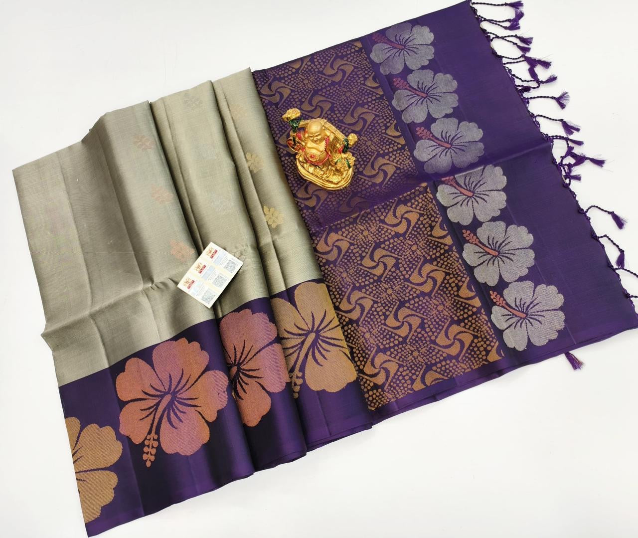 Pure Soft Silk Handloom Saree for Women – Double Warp Borderless Design with Gold Zari and Contrast Blouse