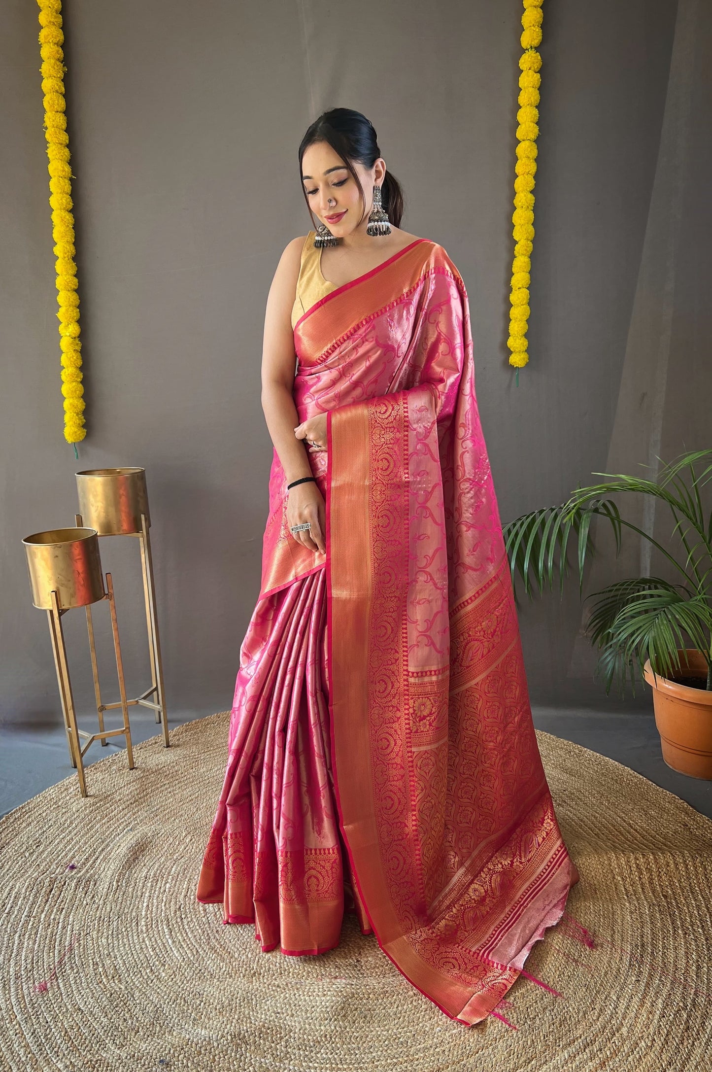 Kanchipuram Silk Saree with Intricate Zari Weaving, Rich Pallu, and Coordinated Blouse