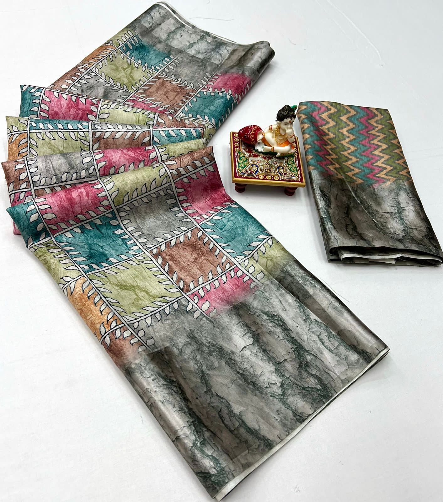 Pure Silk Dola Digital Printed Saree with Matching Digital Print Blouse Fabric