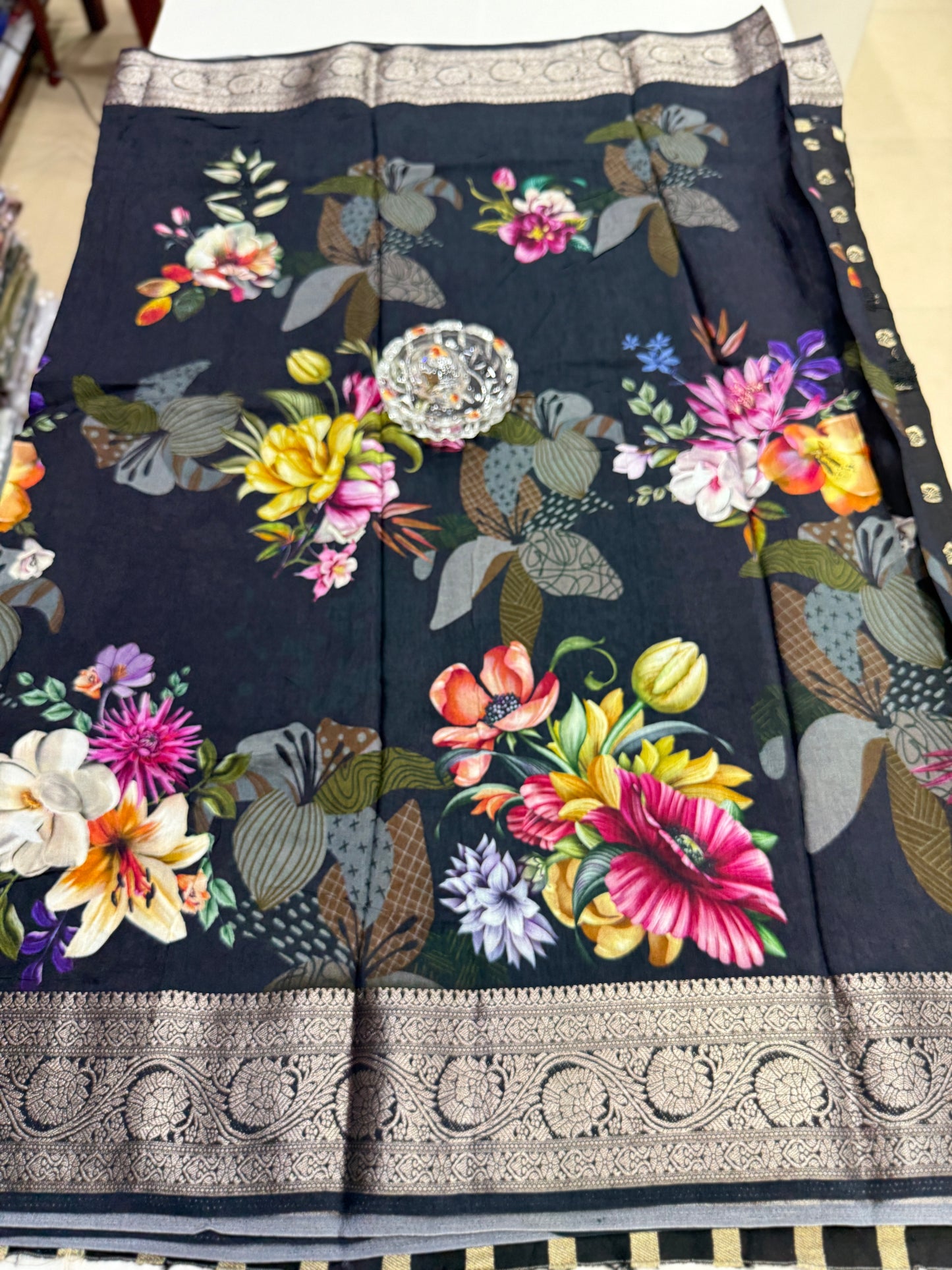 Russian Viscose Crepe Silk Chittpallu Saree with Heritage Print and Zari Border for Women