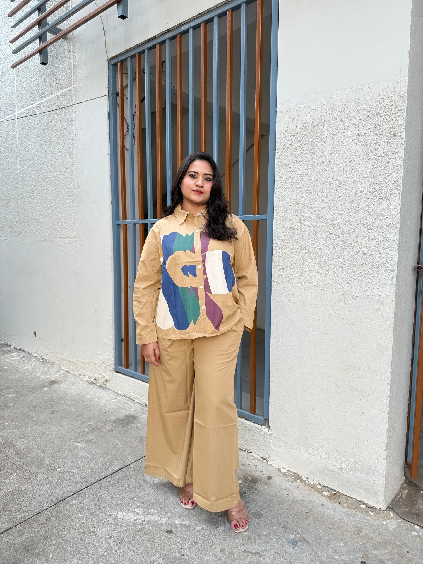 Premium Poplin Co-ord Set for Women with Abstract Print Shirt and Wide-Leg Pants – Smart Casual Outfit