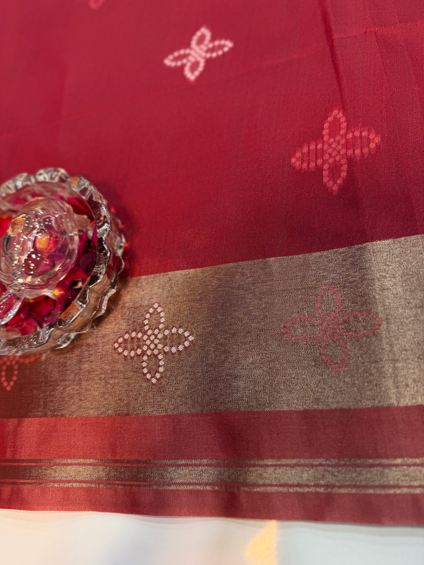 Woven Saree with Contrast Border and Tassel Pallu for Women